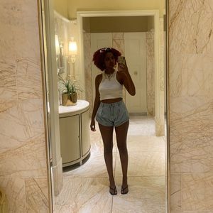 Meet your Posher, Leah